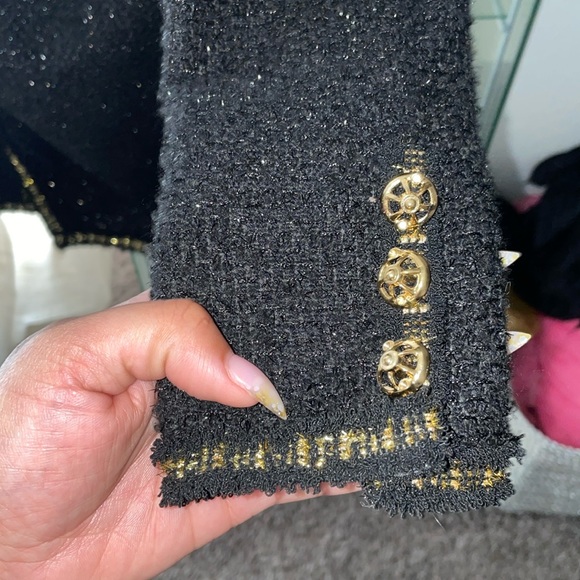 Black one sleeve dress with gold trimmings and button - Picture 3 of 5